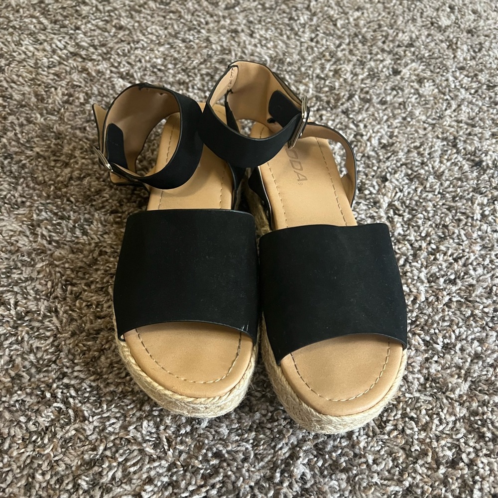 SODA black platform sandals